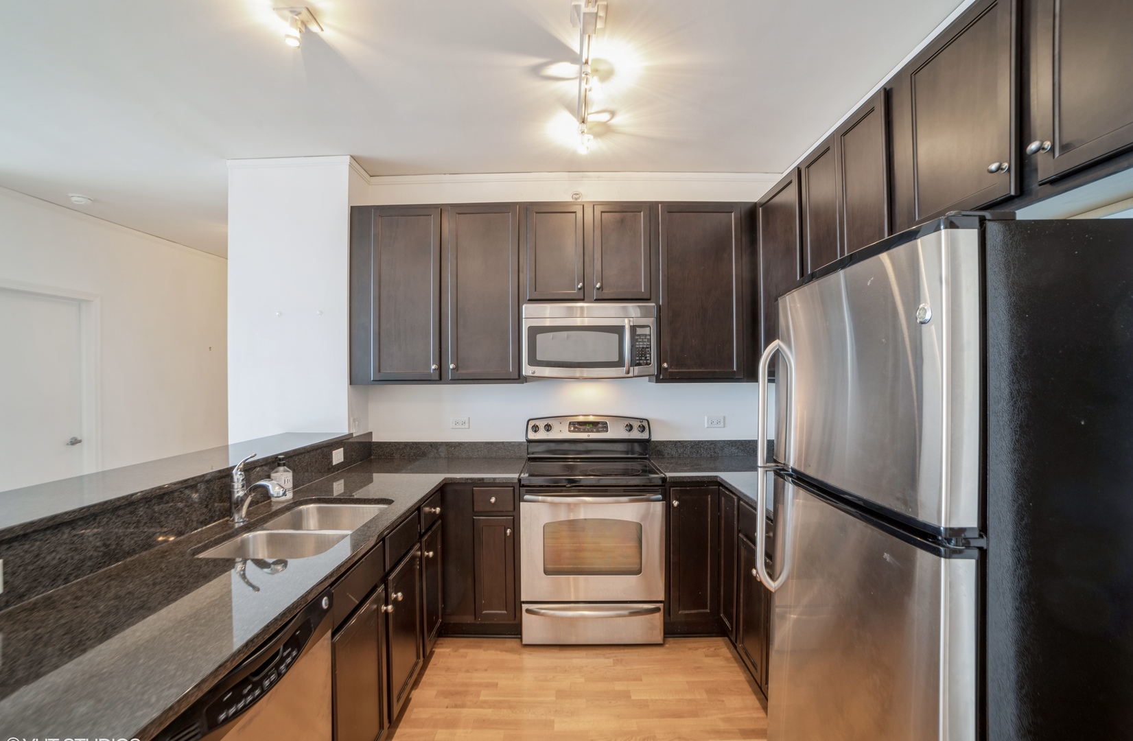 1901 S Calumet Avenue 1502