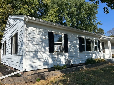 Tiny photo for 433 Marteeny Street, Mt Vernon, IL 62864 (MLS # 12752237)
