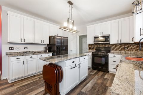 Tiny photo for 658 N Silver Leaf Lane, Round Lake, IL 60073 (MLS # 12623928)