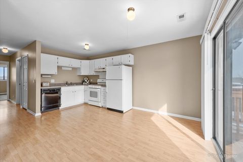 Tiny photo for 565 DEAN Drive #F, South Elgin, IL 60177 (MLS # 12601947)