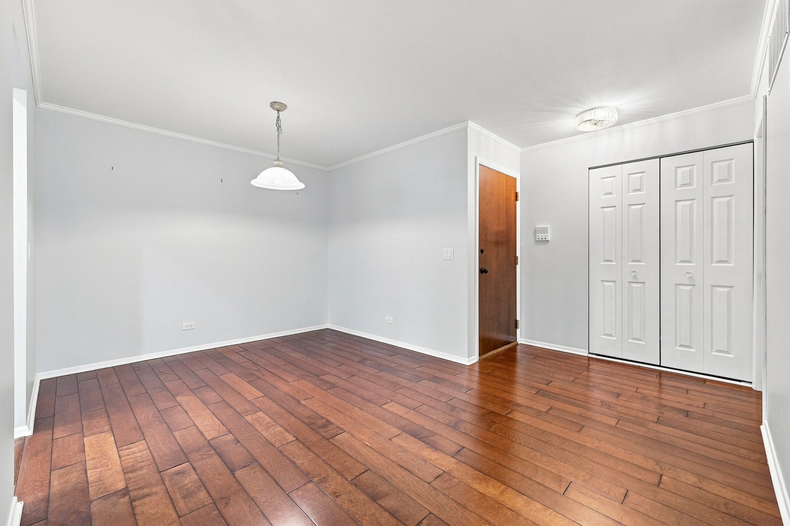 586 Williamsburg Court A1