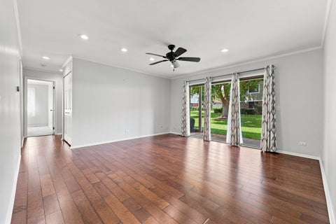 Tiny photo for 586 Williamsburg Court #A1, Wheeling, IL 60090 (MLS # 12750732)
