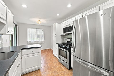Tiny photo for 586 Williamsburg Court #A1, Wheeling, IL 60090 (MLS # 12750732)