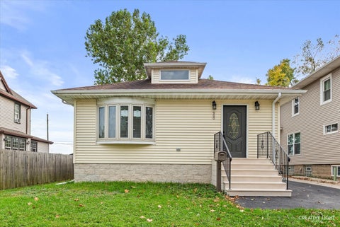 Photo of 900 Cochrane Avenue, Joliet, IL 60436 (MLS # 12782706)