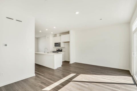 Tiny photo for 2042 Yellowstone Boulevard, Mundelein, IL 60060 (MLS # 12762729)