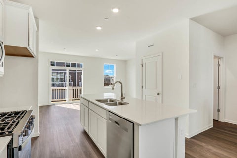 Tiny photo for 2042 Yellowstone Boulevard, Mundelein, IL 60060 (MLS # 12762729)