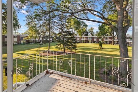 Tiny photo for 127 N Wolf Road #53B, Wheeling, IL 60090 (MLS # 12465636)
