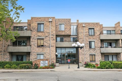 Photo of 1926 Prairie Square #210B, Schaumburg, IL 60173 (MLS # 12516762)