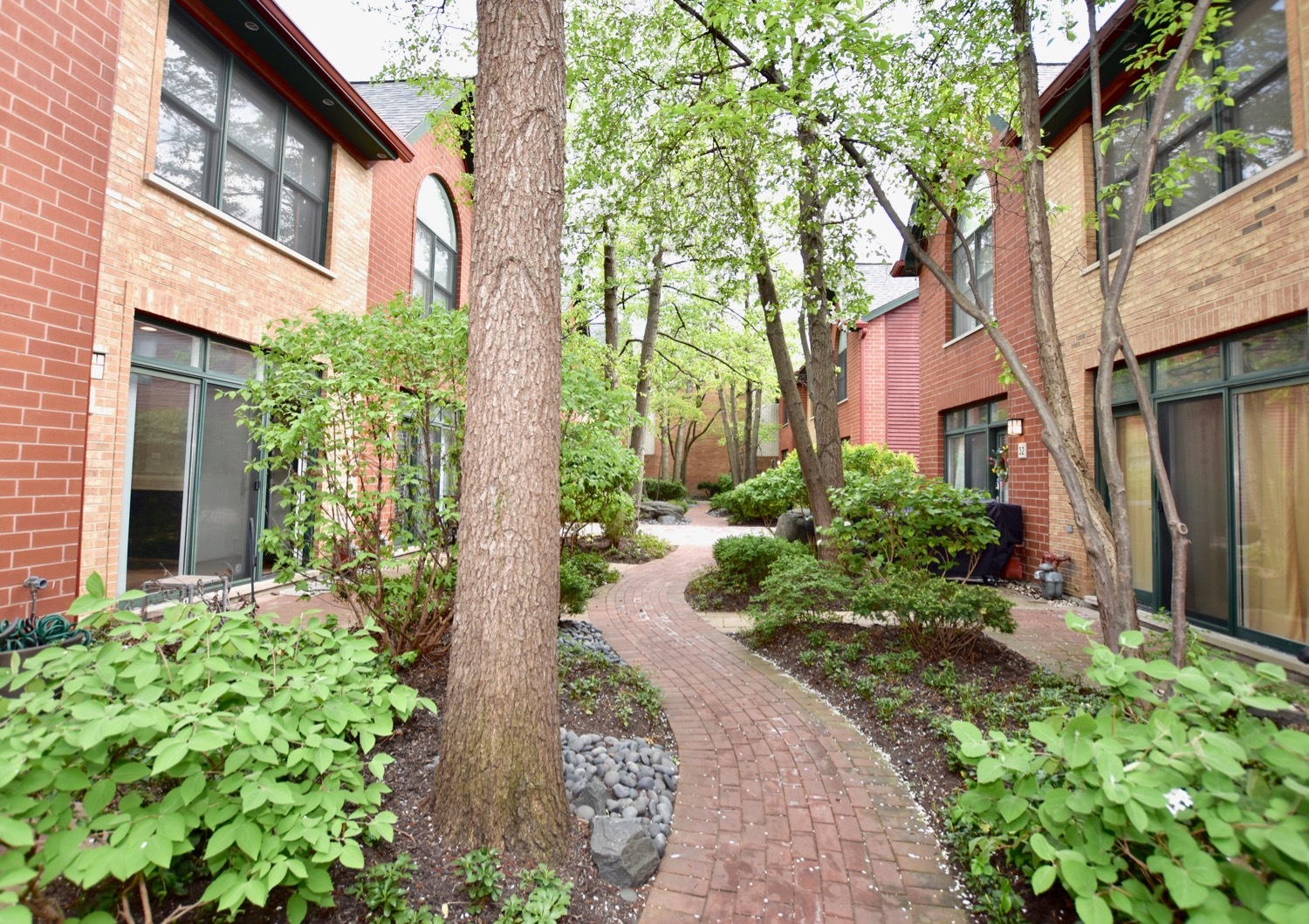 1801 W DIVERSEY Parkway 18