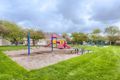 Tiny photo for 41 Ashburn Court #X2, Schaumburg, IL 60193 (MLS # 12634885)