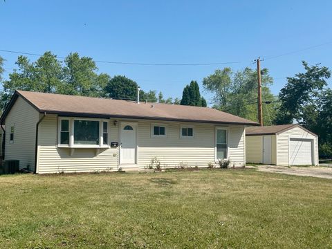 Tiny photo for 7 Austin Avenue, Carpentersville, IL 60110 (MLS # 12316958)
