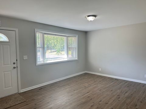 Tiny photo for 7 Austin Avenue, Carpentersville, IL 60110 (MLS # 12316958)