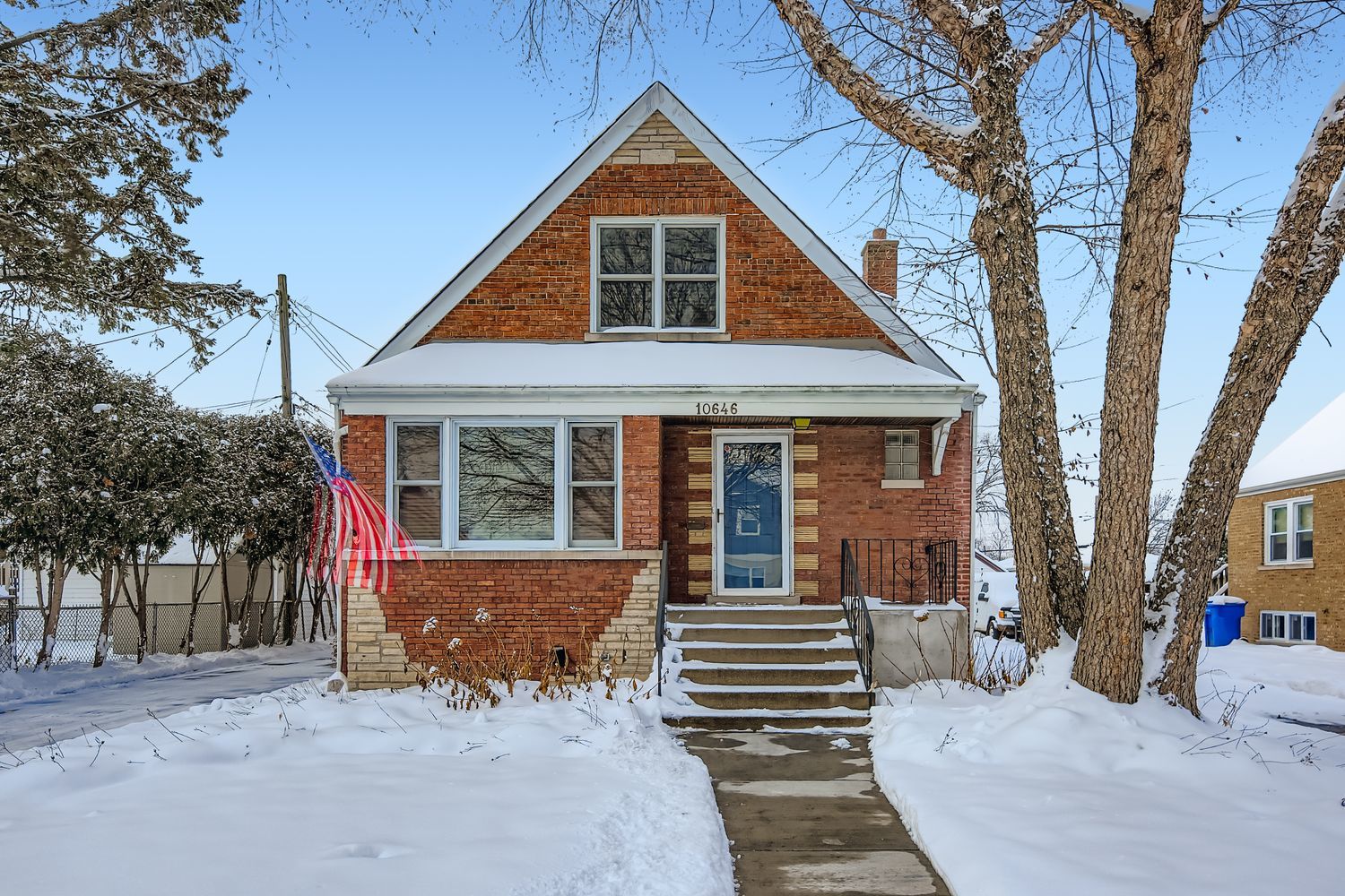 10646 S Saint Louis Avenue