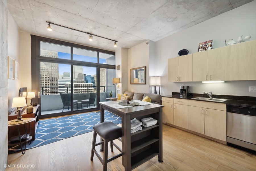 235 W Van Buren Street 3421