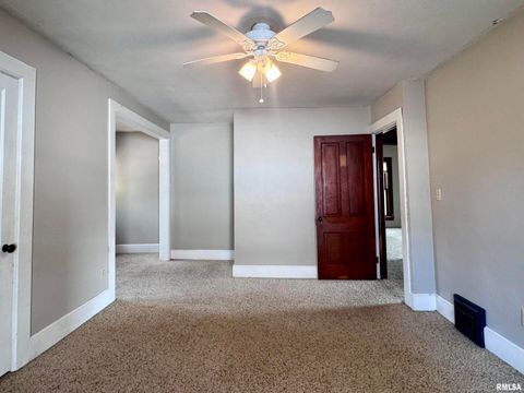 Tiny photo for 916 7TH Street, Fulton, IL 61252 (MLS # QC4268520)