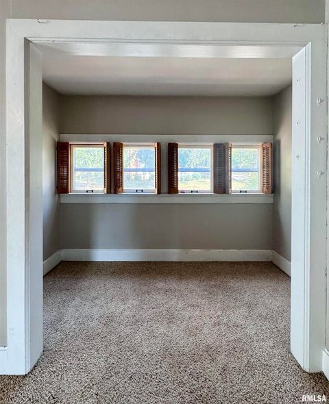 Tiny photo for 916 7TH Street, Fulton, IL 61252 (MLS # QC4268520)