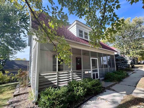 Photo of 916 7TH Street, Fulton, IL 61252 (MLS # QC4268520)