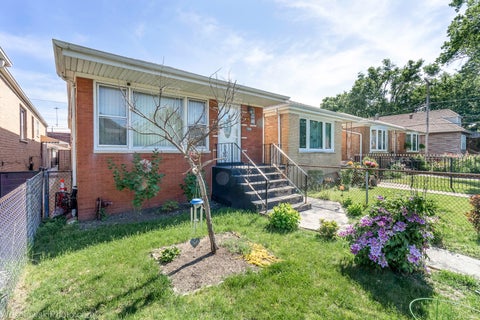 Tiny photo for 3237 W 38th Place, Chicago, IL 60632 (MLS # 12664743)