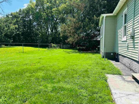 Tiny photo for 602 5TH Street, Rock Island, IL 61201 (MLS # QC4265454)