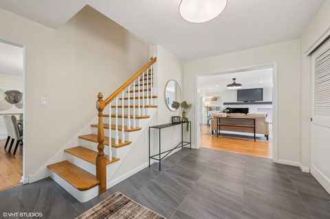 Tiny photo for 26 Berkshire Lane, Lincolnshire, IL 60069 (MLS # 12472882)