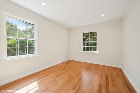 Tiny photo for 26 Berkshire Lane, Lincolnshire, IL 60069 (MLS # 12472882)