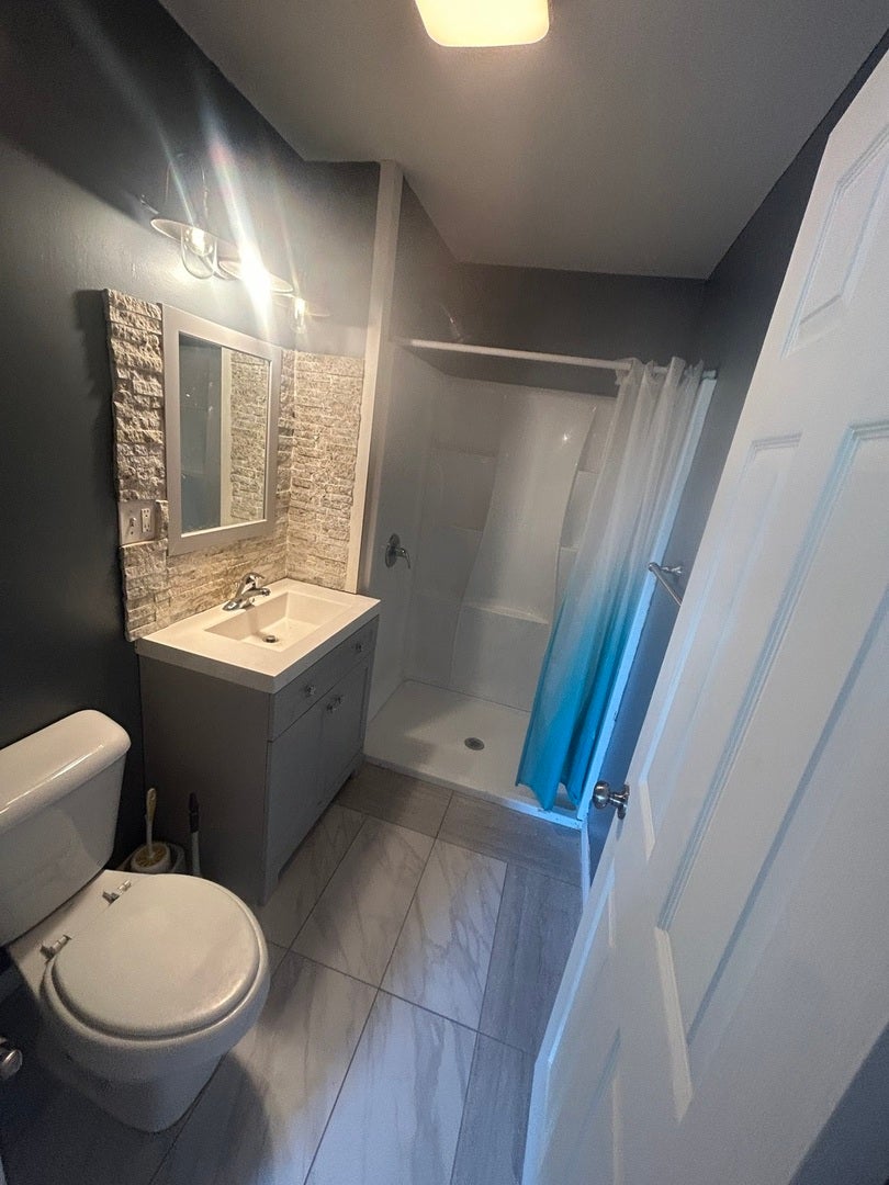 644 W 49th Street