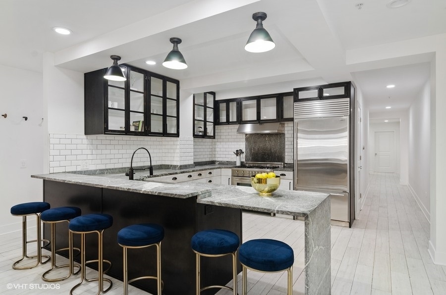 433 N WELLS Street 502