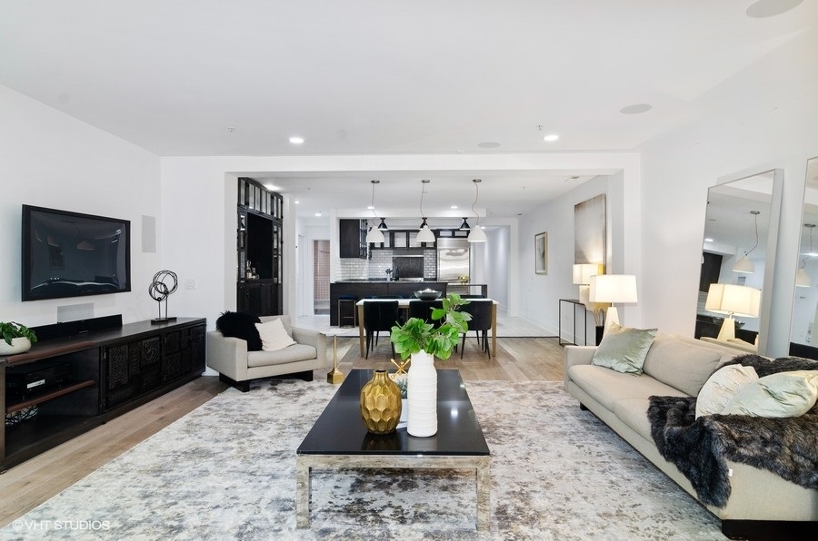 433 N WELLS Street 502