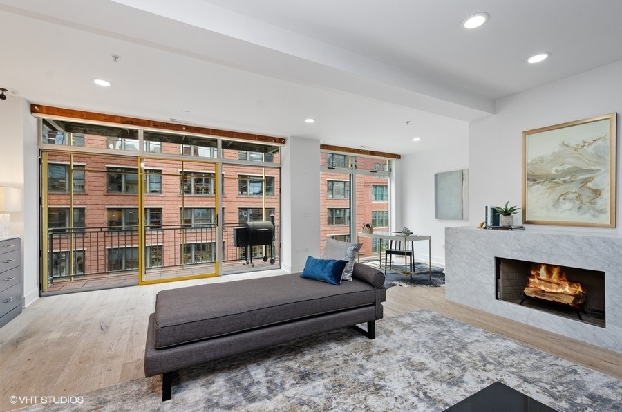 433 N WELLS Street 502