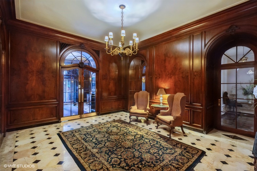2000 N Lincoln Park West Avenue 804