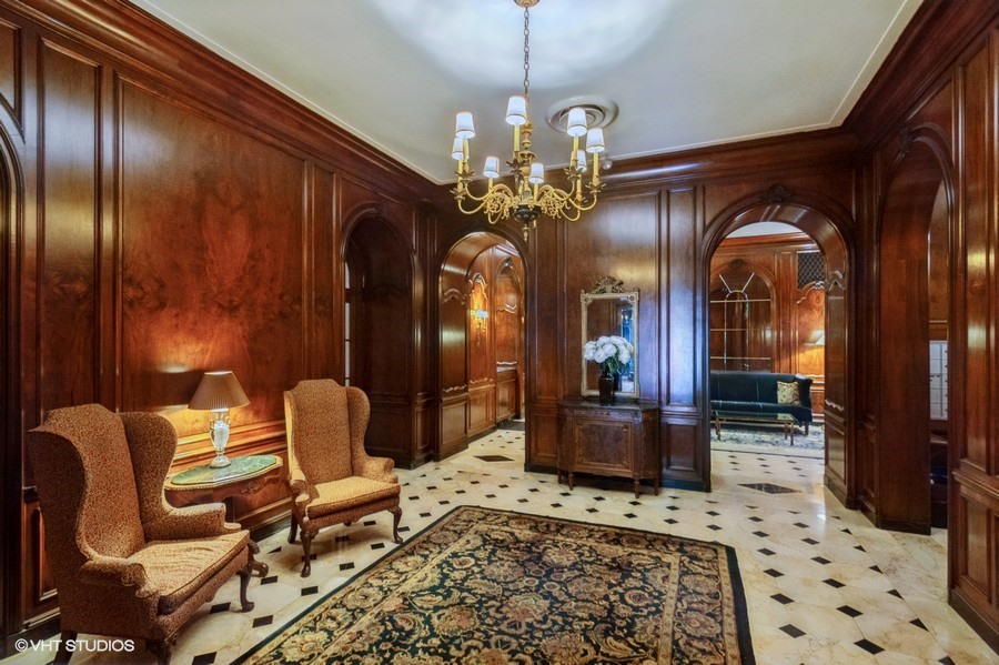2000 N Lincoln Park West Avenue 804