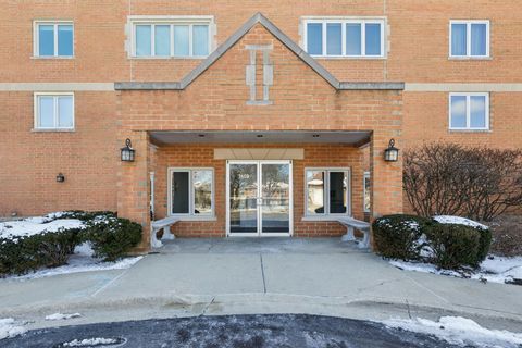 Tiny photo for 7450 N Waukegan Road #505, Niles, IL 60714 (MLS # 12592151)