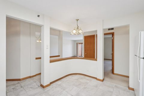 Tiny photo for 7450 N Waukegan Road #505, Niles, IL 60714 (MLS # 12592151)