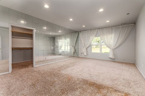 Tiny photo for 10 Peachtree Place, Harrisburg, IL 62946 (MLS # 12616419)