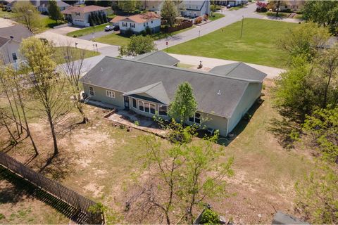 Tiny photo for 10 Peachtree Place, Harrisburg, IL 62946 (MLS # 12616419)