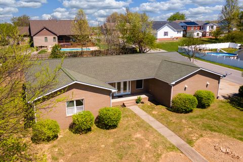 Tiny photo for 10 Peachtree Place, Harrisburg, IL 62946 (MLS # 12616419)