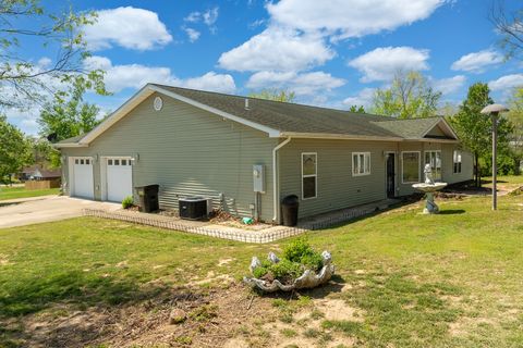 Tiny photo for 10 Peachtree Place, Harrisburg, IL 62946 (MLS # 12616419)