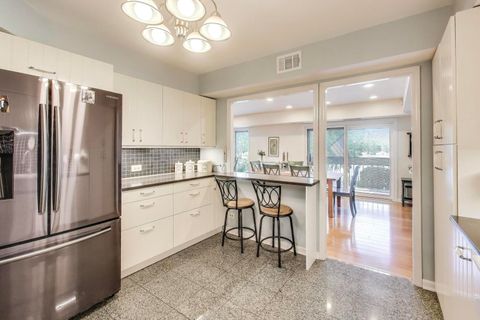 Tiny photo for 3955 Mission Hills Road #D, Northbrook, IL 60062 (MLS # 12527797)