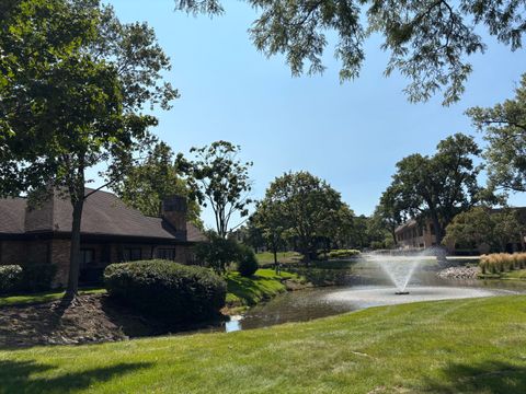 Tiny photo for 3955 Mission Hills Road #D, Northbrook, IL 60062 (MLS # 12527797)