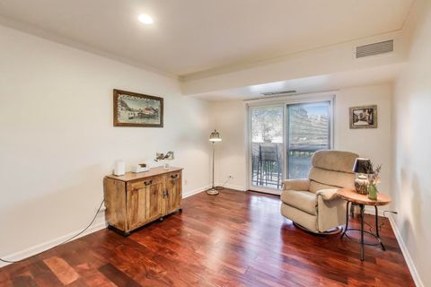 Tiny photo for 3955 Mission Hills Road #D, Northbrook, IL 60062 (MLS # 12527797)