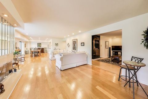 Tiny photo for 3955 Mission Hills Road #D, Northbrook, IL 60062 (MLS # 12527797)