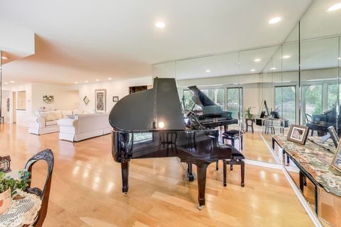 Tiny photo for 3955 Mission Hills Road #D, Northbrook, IL 60062 (MLS # 12527797)