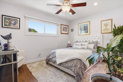 Tiny photo for 758 7TH Avenue, Libertyville, IL 60048 (MLS # 12633383)