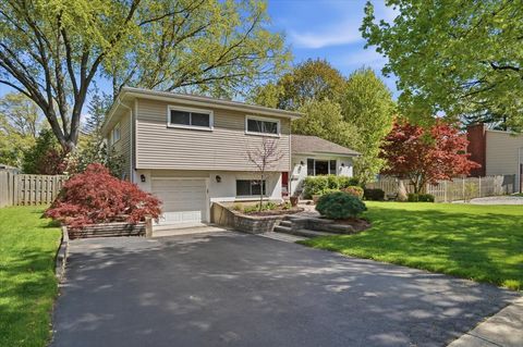 Tiny photo for 758 7TH Avenue, Libertyville, IL 60048 (MLS # 12633383)