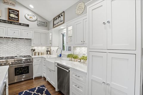 Tiny photo for 758 7TH Avenue, Libertyville, IL 60048 (MLS # 12633383)