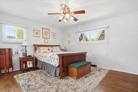 Tiny photo for 758 7TH Avenue, Libertyville, IL 60048 (MLS # 12633383)