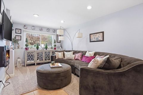 Tiny photo for 758 7TH Avenue, Libertyville, IL 60048 (MLS # 12633383)