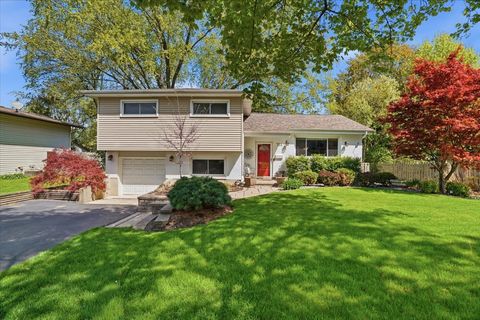 Photo of 758 7TH Avenue, Libertyville, IL 60048 (MLS # 12633383)
