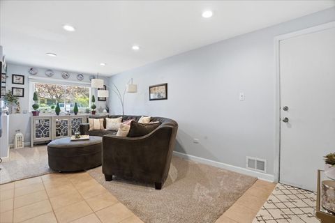 Tiny photo for 758 7TH Avenue, Libertyville, IL 60048 (MLS # 12633383)
