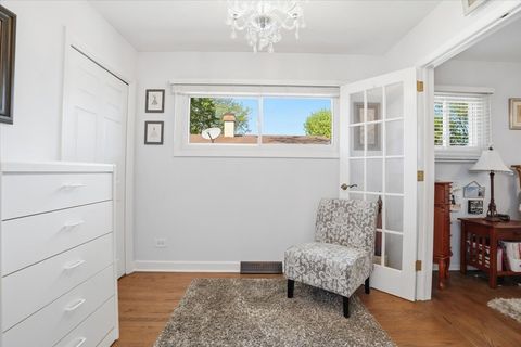 Tiny photo for 758 7TH Avenue, Libertyville, IL 60048 (MLS # 12633383)